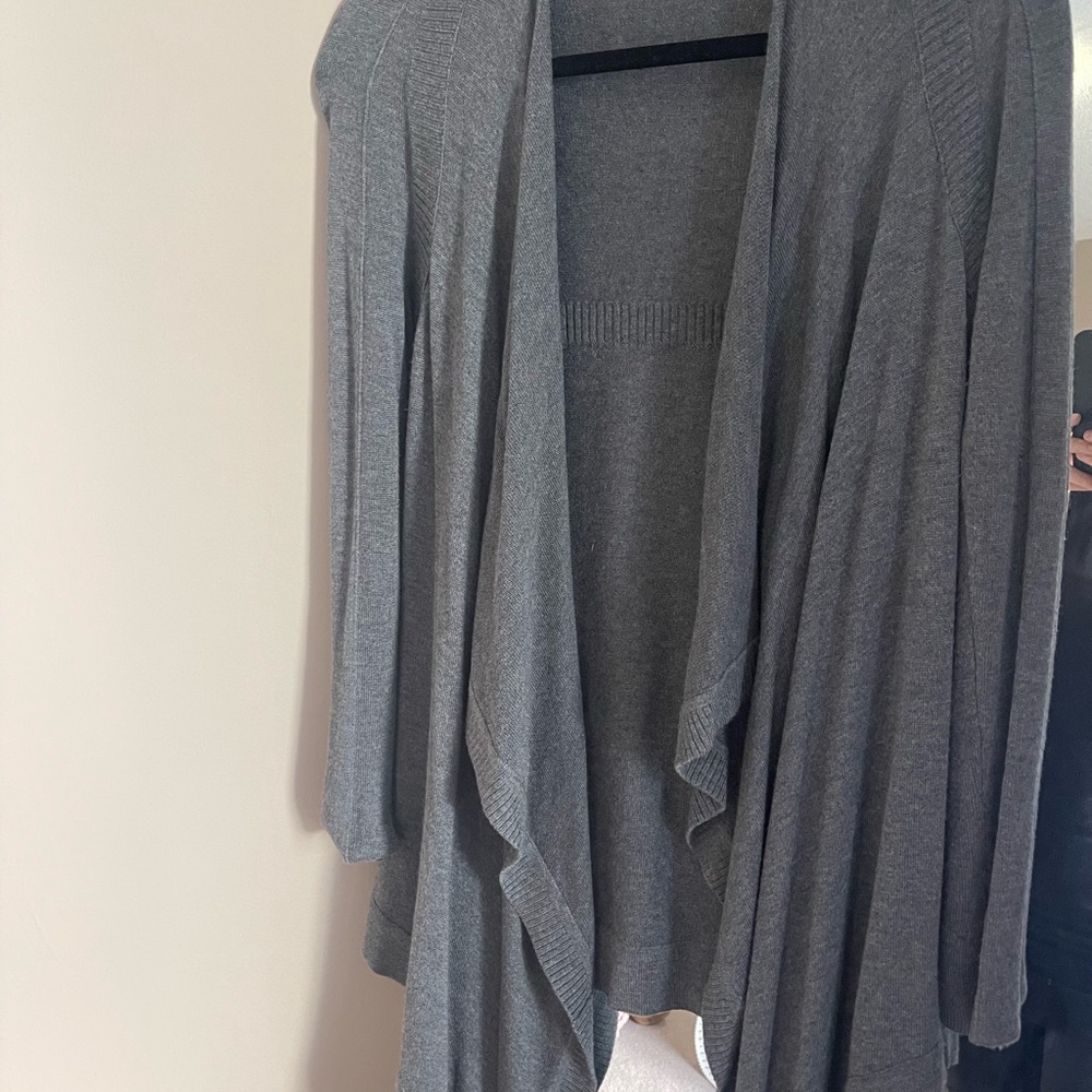 Lululemon size 4 wrap